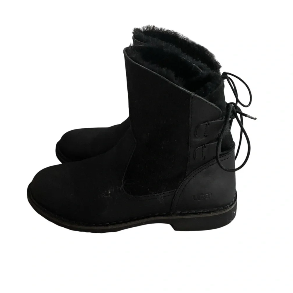 UGG Black Winter Boots with Fuzzy Lining Women Size 7